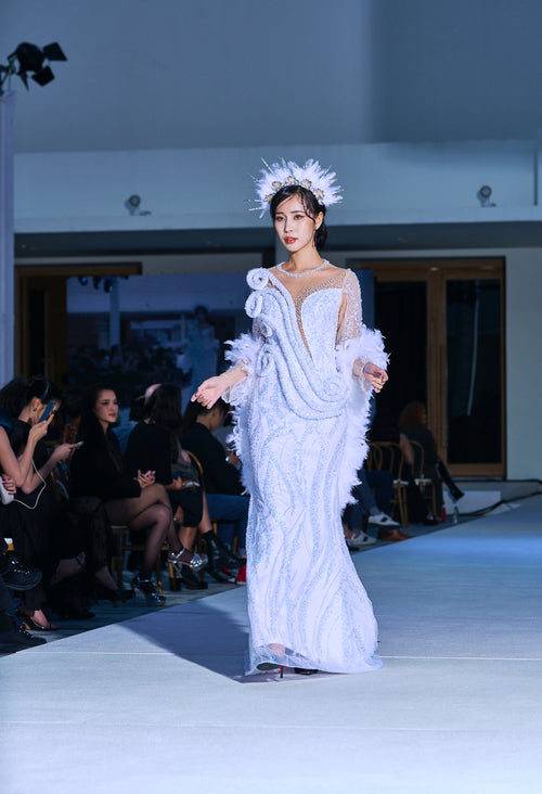 Vérité Blanche – Sculptural Gown