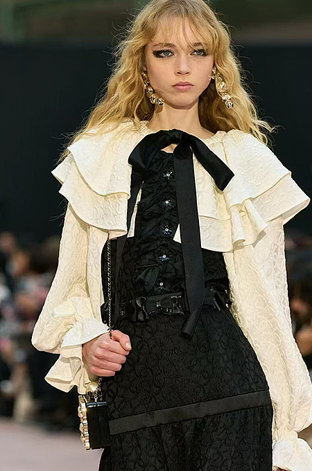 CHANEL Diamonds Shoulder Bag – 2025 Cruise Collection