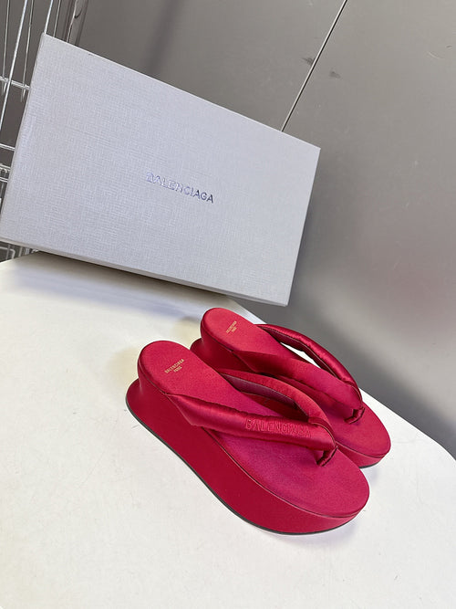 BALENCIAGA “Cloud Platform” Suede Flip-Flop Sandals