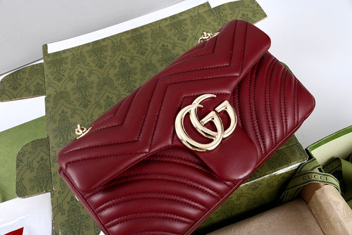 GUCCI GG Marmont Medium Shoulder Bag