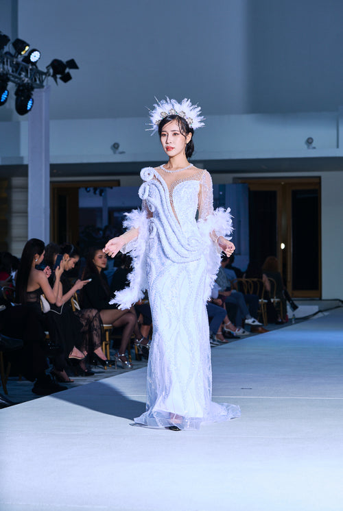 Vérité Blanche – Sculptural Gown