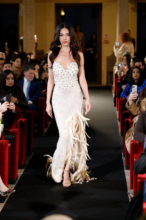 Puissance Sculptée – Luma Éclipse Gown