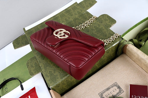 GUCCI GG Marmont Medium Shoulder Bag