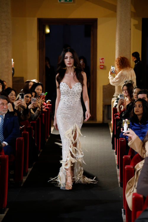 Puissance Sculptée – Luma Éclipse Gown