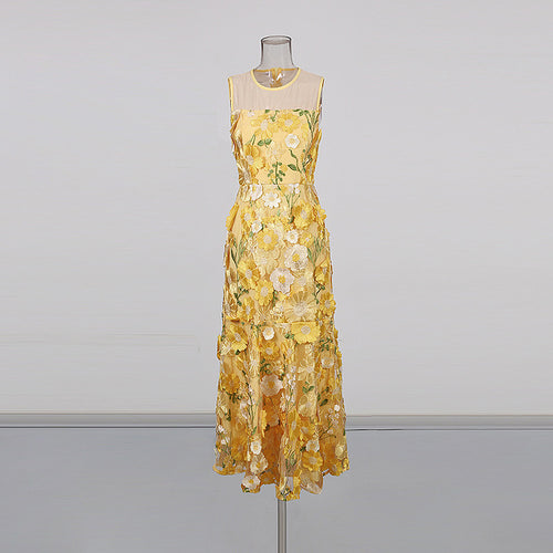 Floraison Élégante Embroidered Maxi Dress – Golden Marigold