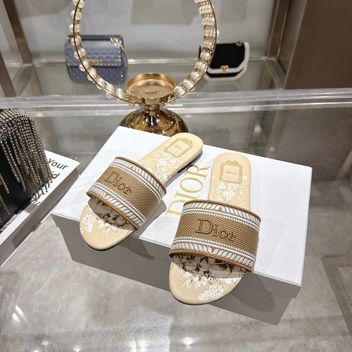 DIOR Dway Jardin d’Été Embroidered Slide Sandals