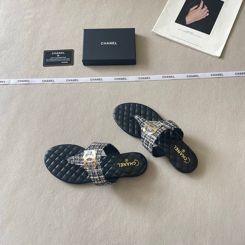 CHANEL Quilted Leather CC Thong Sandal