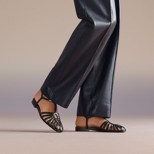 HERMÈS Noir Ankle-Wrap Sandals
