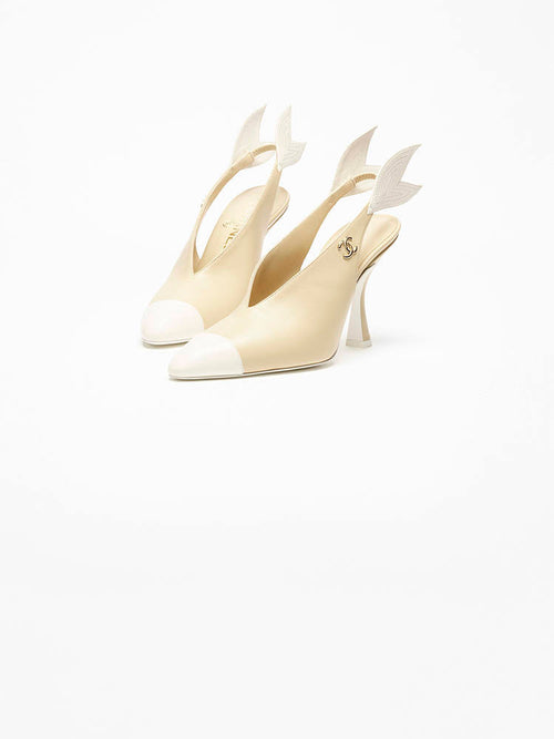 CHANEL Métiers d’Art 2026 “Aile de Camélia” Cap-Toe Slingback Pumps – Ivory & Blanc