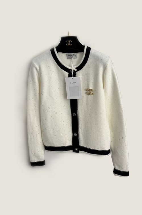 Chanel Pearl-Accent Contrast Cardigan – Ivory Noir (One Size)