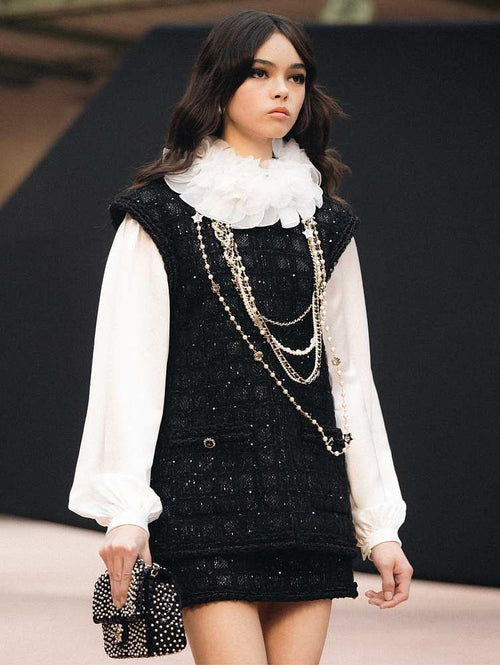 Chanel – Noir Perlé Classic Flap Bag