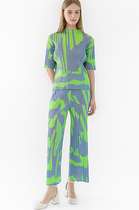 “Pixel Drip” Pleated Mirage Set