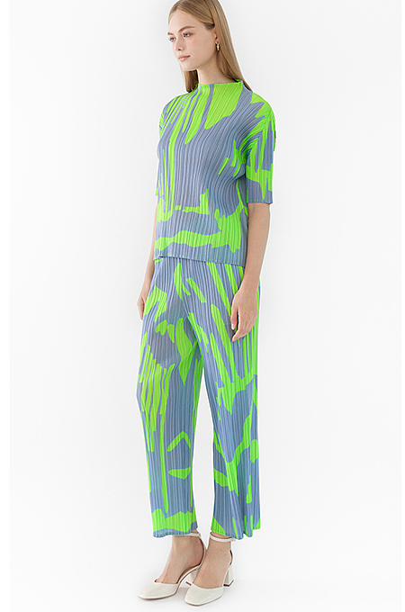 “Pixel Drip” Pleated Mirage Set