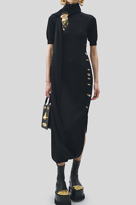 “Visage d’Or” Face Bag by Schiaparelli