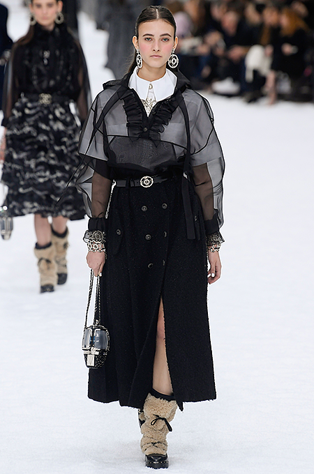 CHANEL Rocket Minaudière Bag in Black – Fall/Winter 2017 Collectors Edition