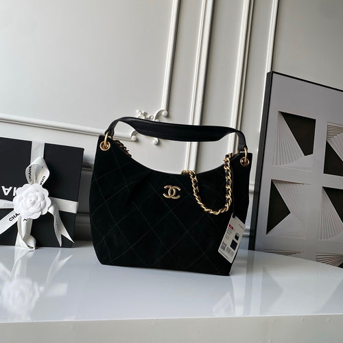 Chanel Noir Velours Matelassé Chain Hobo Bag