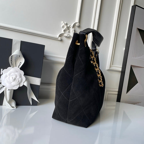 Chanel Noir Velours Matelassé Chain Hobo Bag