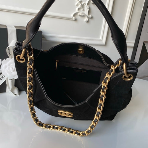 Chanel Noir Velours Matelassé Chain Hobo Bag