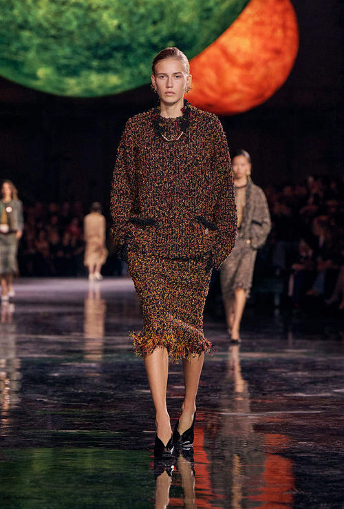 Chanel Noir Croc-Embossed Sculpted Pumps