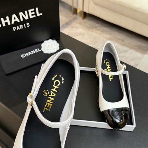 Chanel – Blanc Éclat Mary Jane Heels