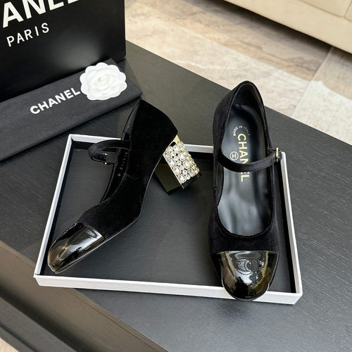 Chanel – Noir Velours Éclat Mary Jane Heels