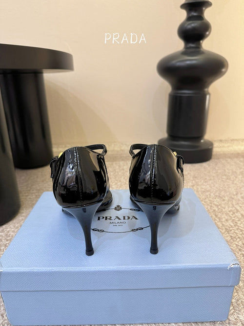Prada – Noir Triangolo Patent Slingback Heels