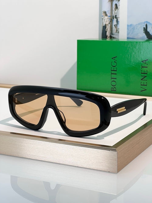 Bottega Veneta ‘Visio Scultoreo’ Oversized Shield Sunglasses