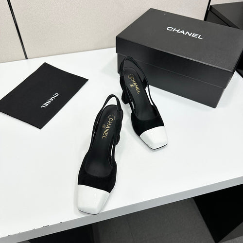 Chanel Épure Slingback Pumps – Noir & Blanc Patent Edition