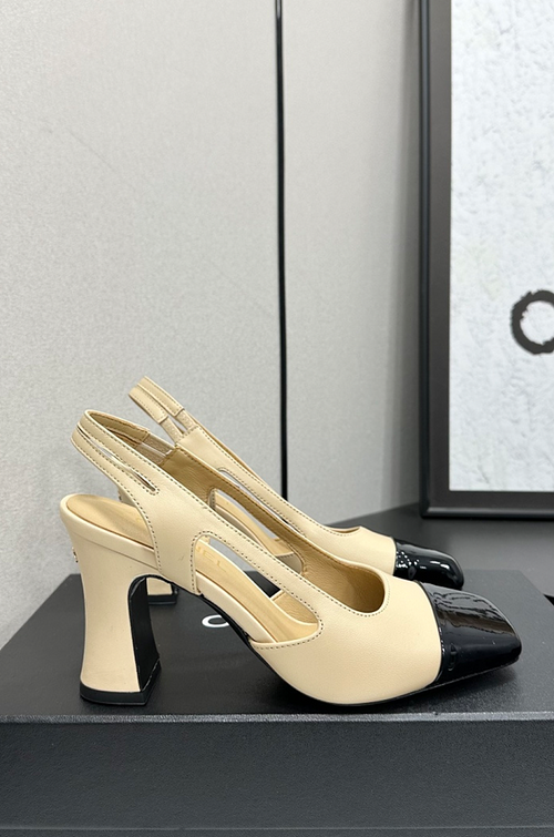 Chanel Épure Slingback Pumps – Beige & Noir Heritage Edition