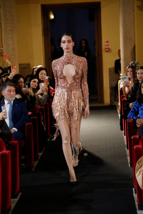 Puissance Sculptée – Aurélion Radiant Fringe Gown