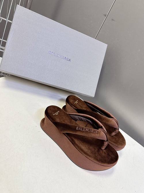 BALENCIAGA “Cloud Platform” Suede Flip-Flop Sandals