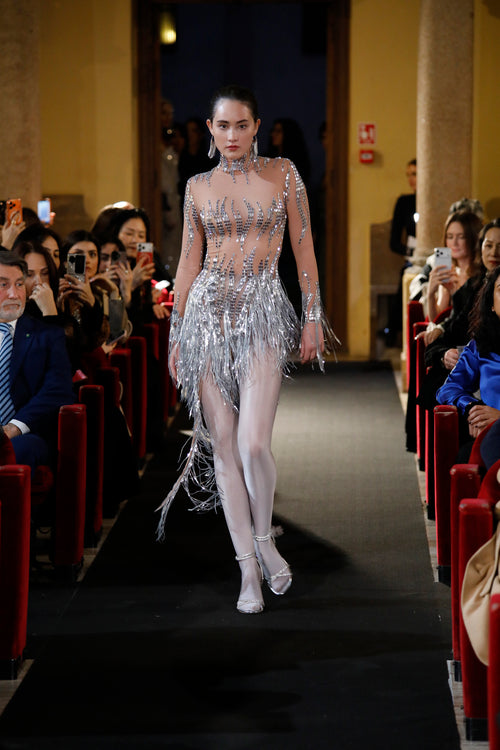 Puissance Sculptée – Argenté Vortex Fringe Gown