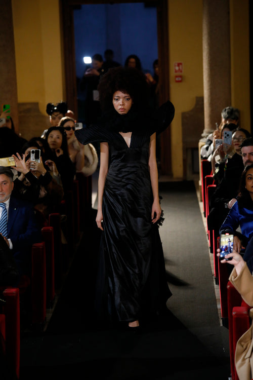 Puissance Sculptée Collection -Aile Noire Sculpted Wing Gown