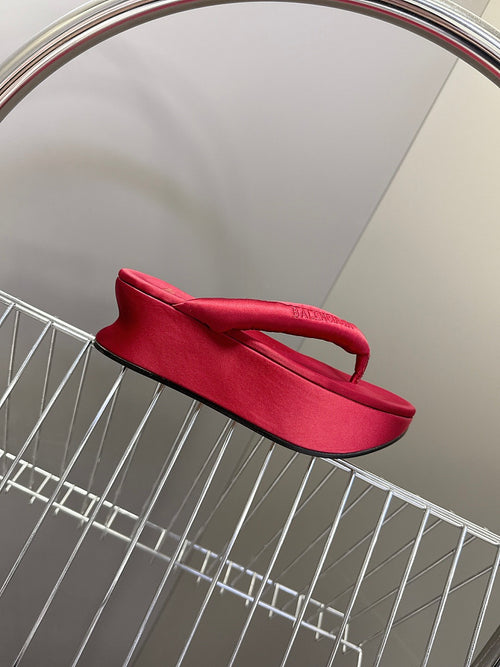 BALENCIAGA “Cloud Platform” Suede Flip-Flop Sandals