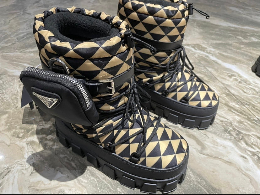 Yeda monogram padded snow boots