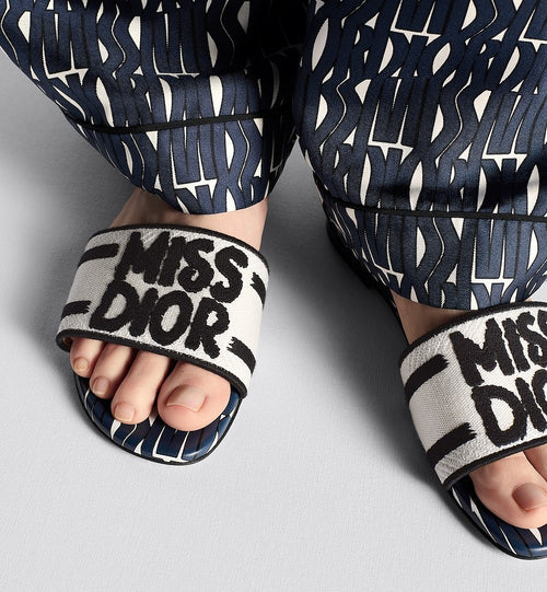 Dioramour Dway Slides