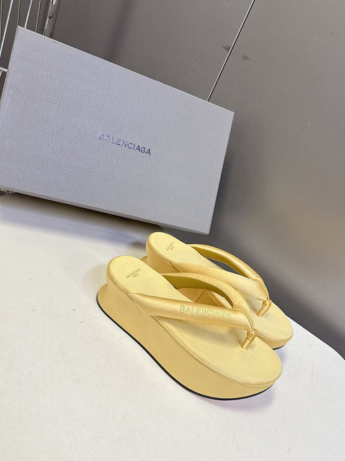 BALENCIAGA “Cloud Platform” Suede Flip-Flop Sandals