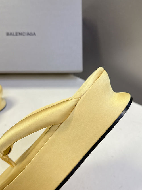 BALENCIAGA “Cloud Platform” Suede Flip-Flop Sandals