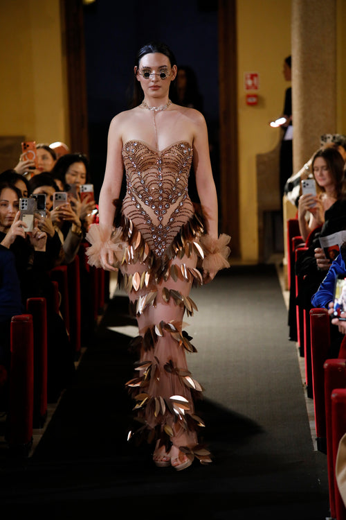 Puissance Sculptée – Auréon Dominion Crystal Gown