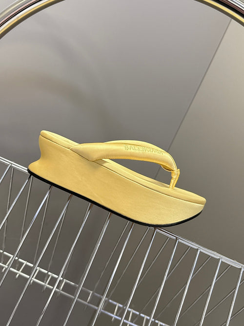 BALENCIAGA “Cloud Platform” Suede Flip-Flop Sandals