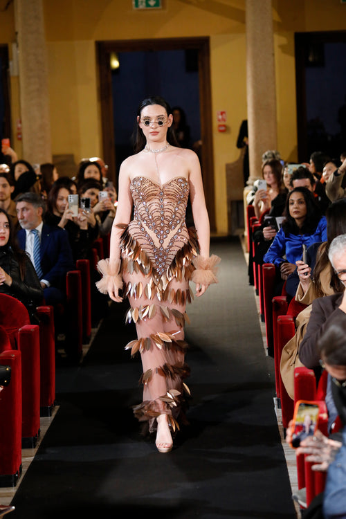 Puissance Sculptée – Auréon Dominion Crystal Gown