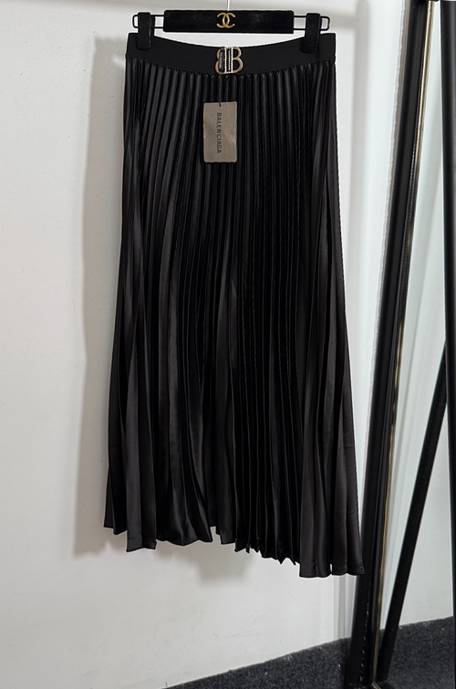 Balenciaga Signature BB Pleated Midi Skirt – Black
