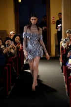 Puissance Sculptée-Armure de Plume Argentée Mini Dress