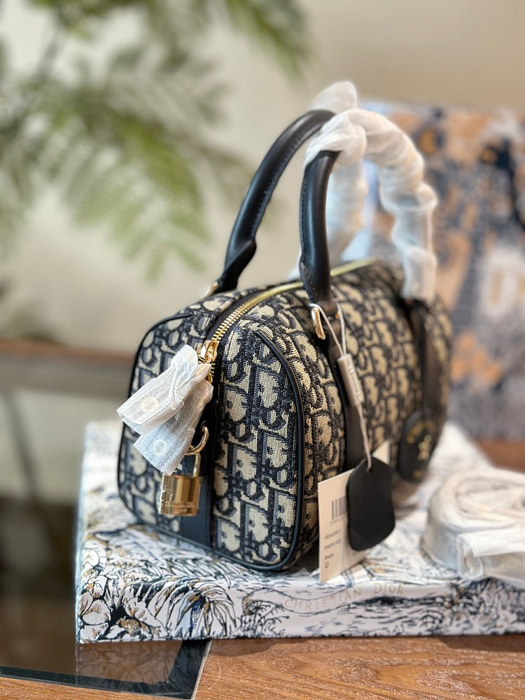 Dior Groove Bag – Luxe Living Fashions
