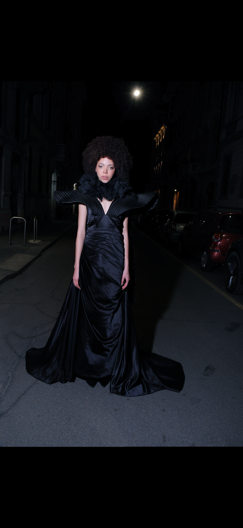 Puissance Sculptée Collection -Aile Noire Sculpted Wing Gown