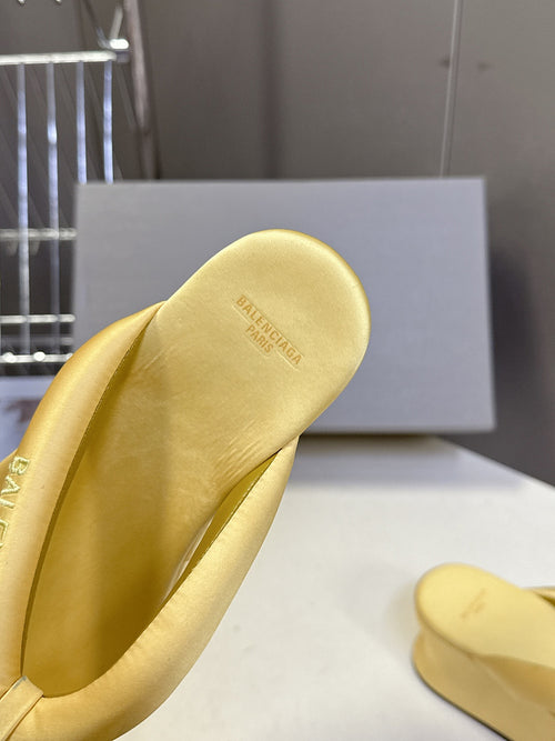 BALENCIAGA “Cloud Platform” Suede Flip-Flop Sandals
