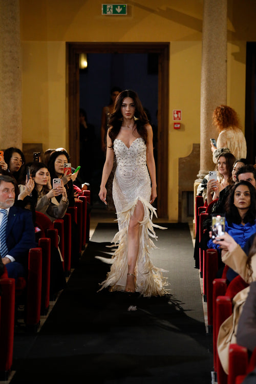 Puissance Sculptée – Luma Éclipse Gown