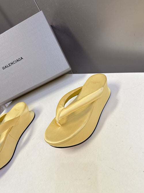 BALENCIAGA “Cloud Platform” Suede Flip-Flop Sandals