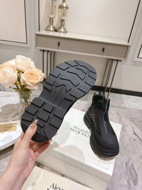Women's Tread Slick Zip Boot in Black