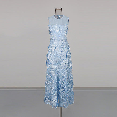 Floraison Élégante Embroidered Maxi Dress – Blue Blossom